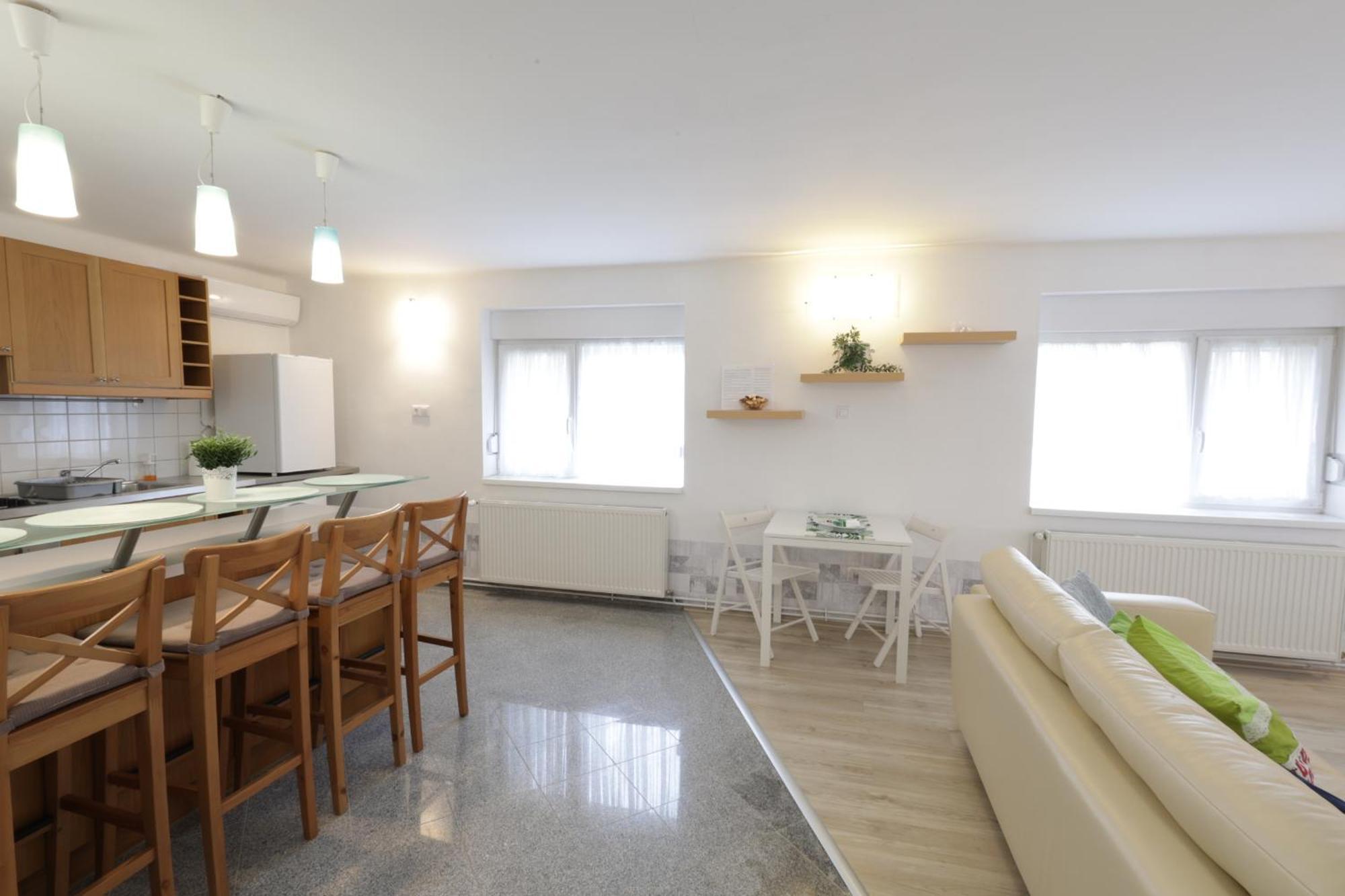 Stardust Apartman Pécs Exterior foto